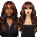 Perruque en cheveux humains ondulés brun chocolat avec frange